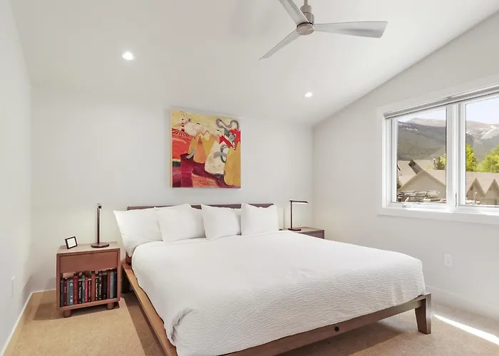 Legends 10 Apartment *